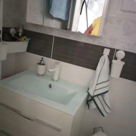 Apartman Life Is Love